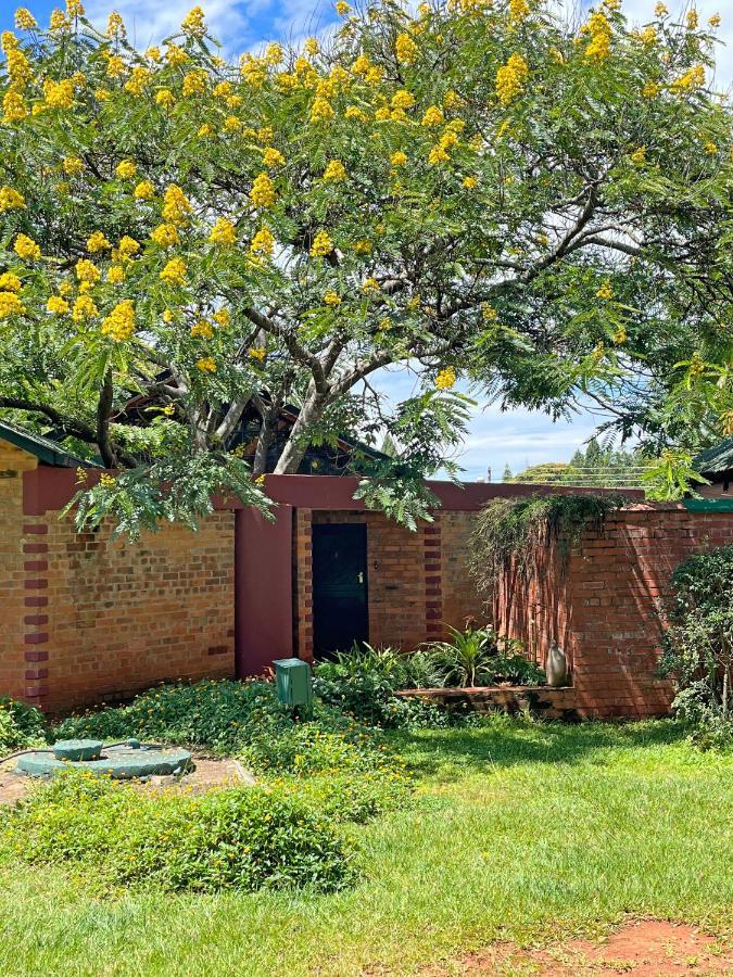 Weaver Cottages Harare Exterior foto